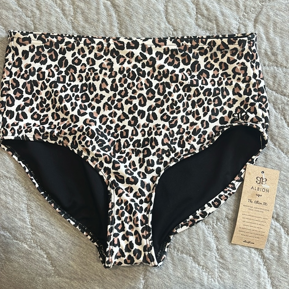 Albion Fit High Waisted Swim Bottoms • Size Small • New With Tags